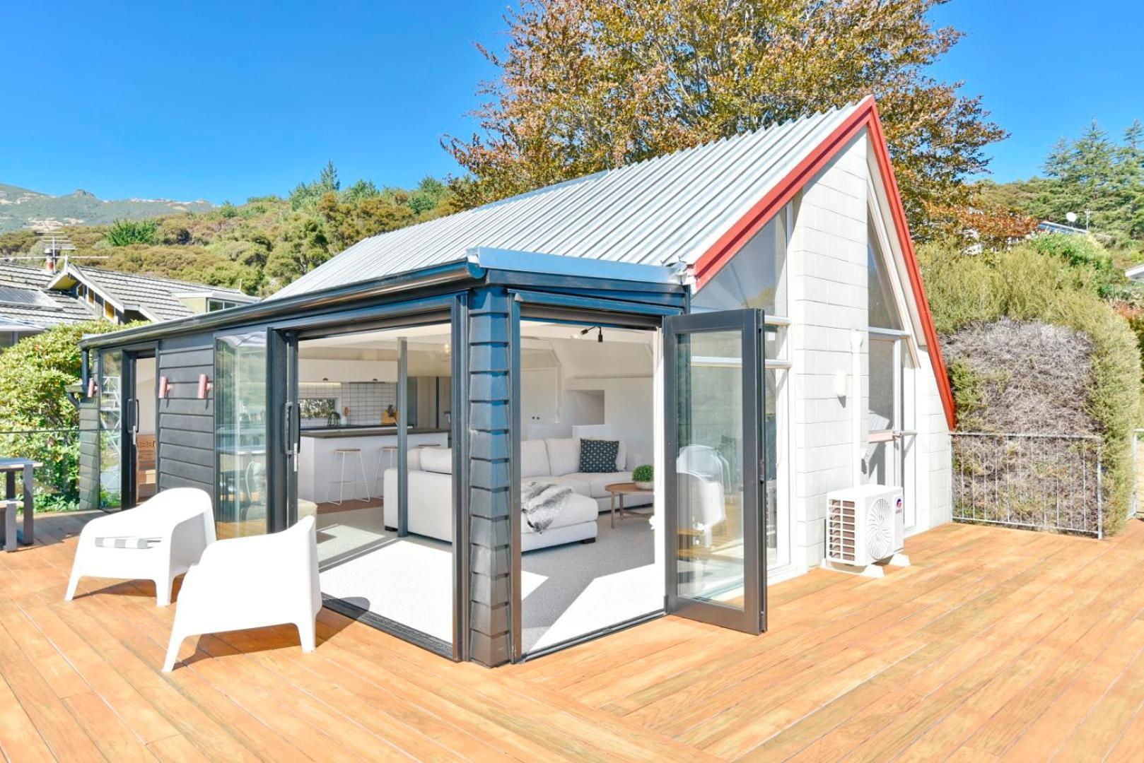 Akaroa Harbour View - Christchurch Holiday Homes المظهر الخارجي الصورة