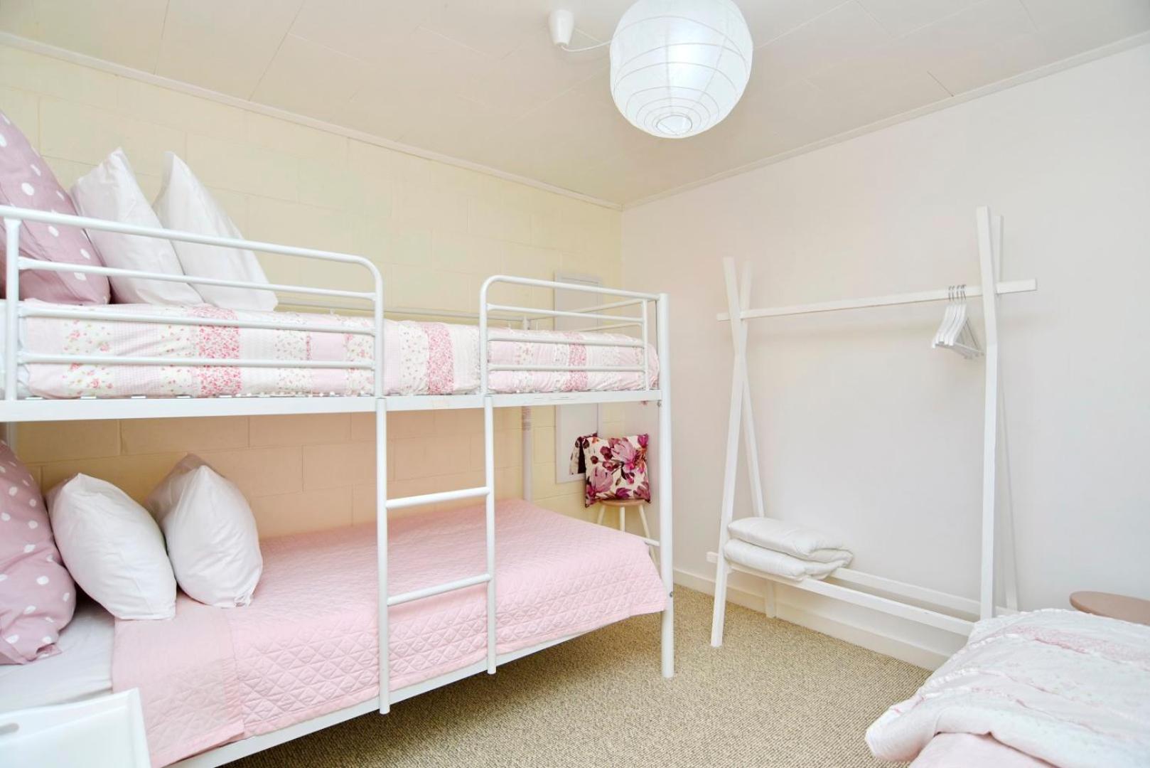 Akaroa Harbour View - Christchurch Holiday Homes المظهر الخارجي الصورة