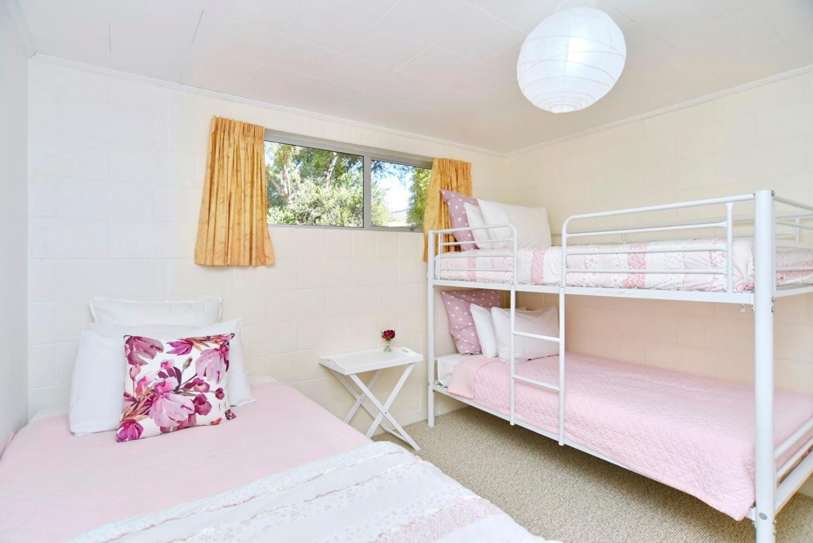 Akaroa Harbour View - Christchurch Holiday Homes المظهر الخارجي الصورة