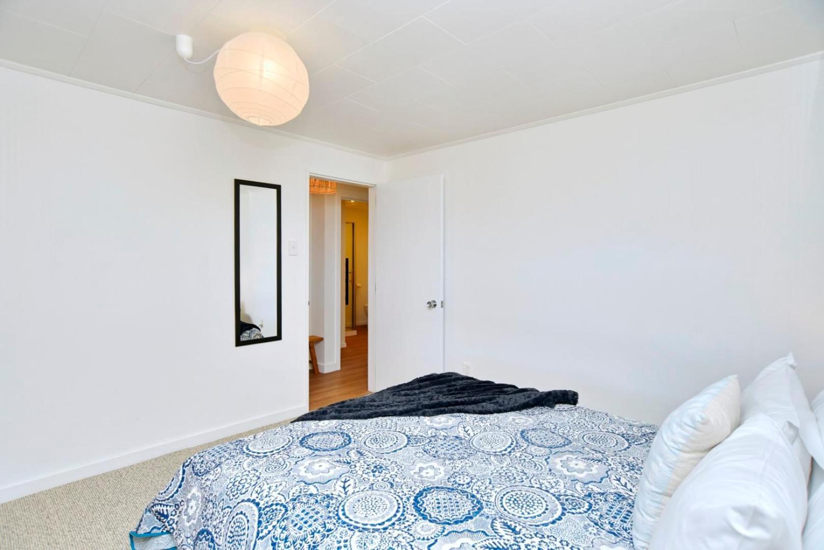 Akaroa Harbour View - Christchurch Holiday Homes المظهر الخارجي الصورة