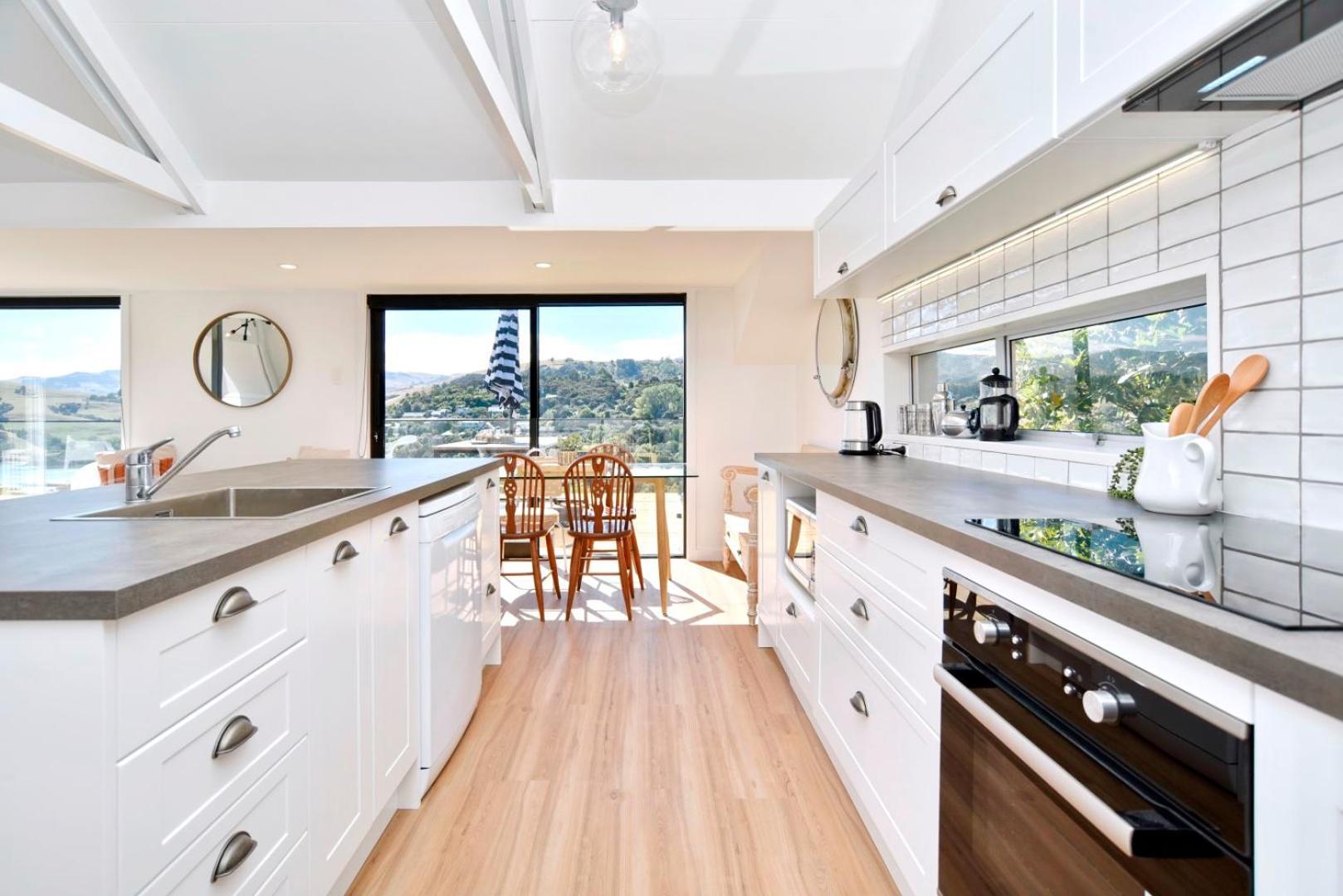 Akaroa Harbour View - Christchurch Holiday Homes المظهر الخارجي الصورة