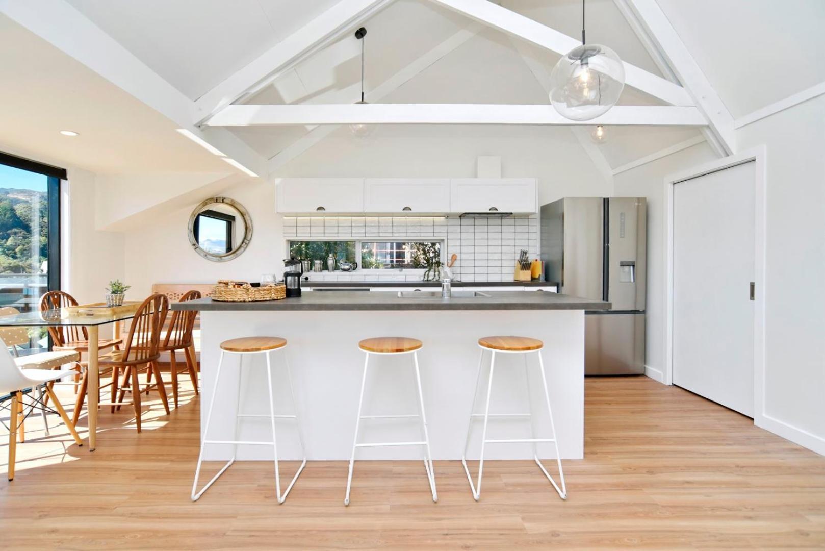 Akaroa Harbour View - Christchurch Holiday Homes المظهر الخارجي الصورة