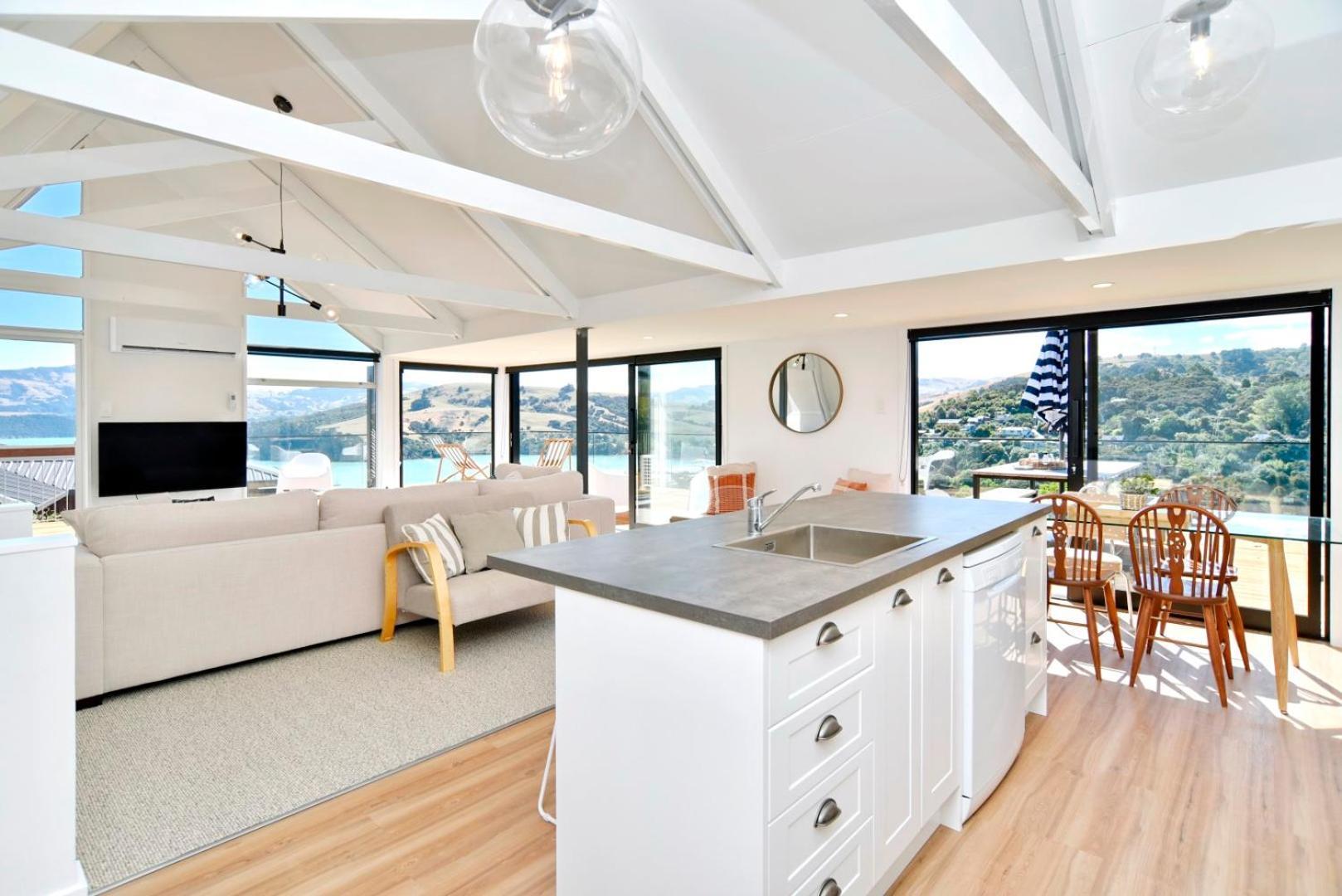 Akaroa Harbour View - Christchurch Holiday Homes المظهر الخارجي الصورة